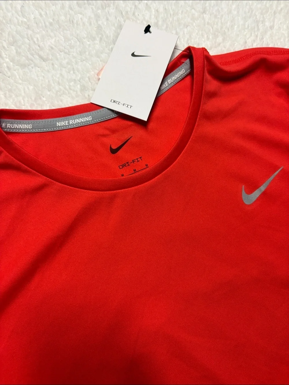 Nike medium Red Short Sleeve Performance Tee